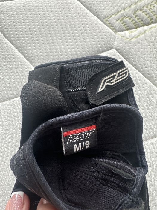 Manusi pentru moto