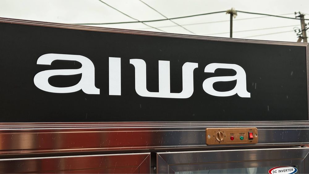 Холодильник витринного типа Aiwa японский