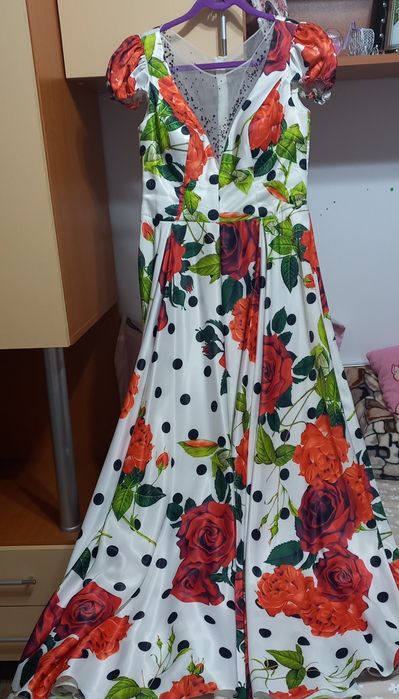 Rochie înflorată.