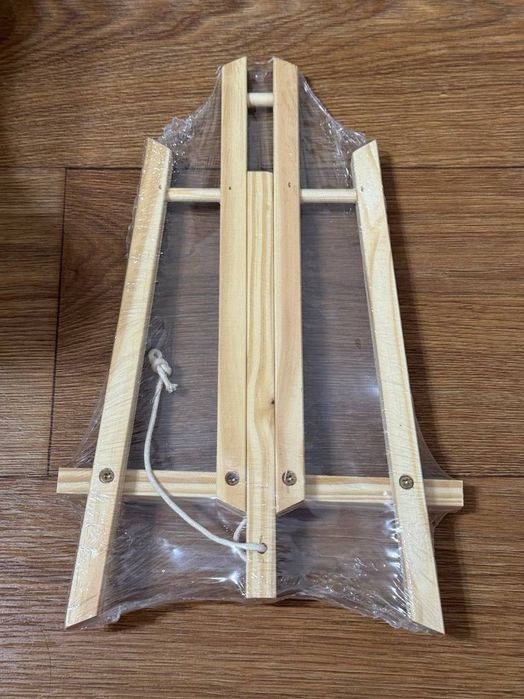 срочно продам Набор для рисования  (мольберт, холст, кисти, палитра)