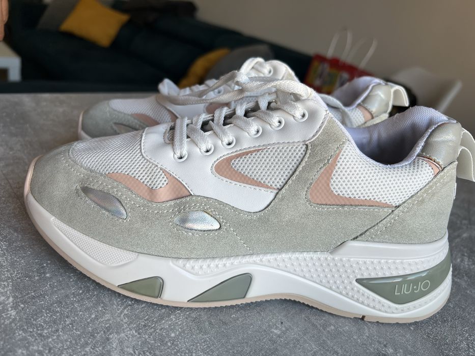 Маратонки Nike 270 react Adidas Liu jo