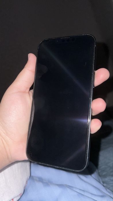 продается айфон 13