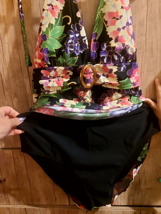 Новый без бирки. Купальник женский. Размер 48-50