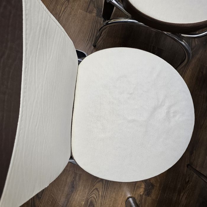 Masa extensibila cu 5 scaune urgent