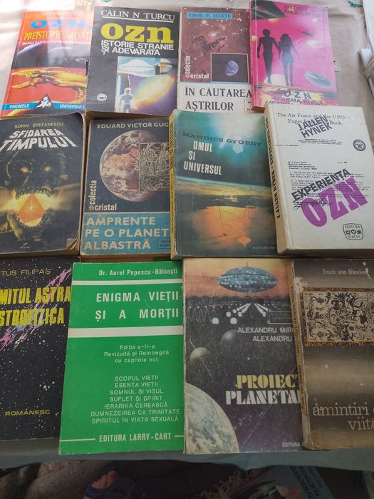 Vind cărți vechi