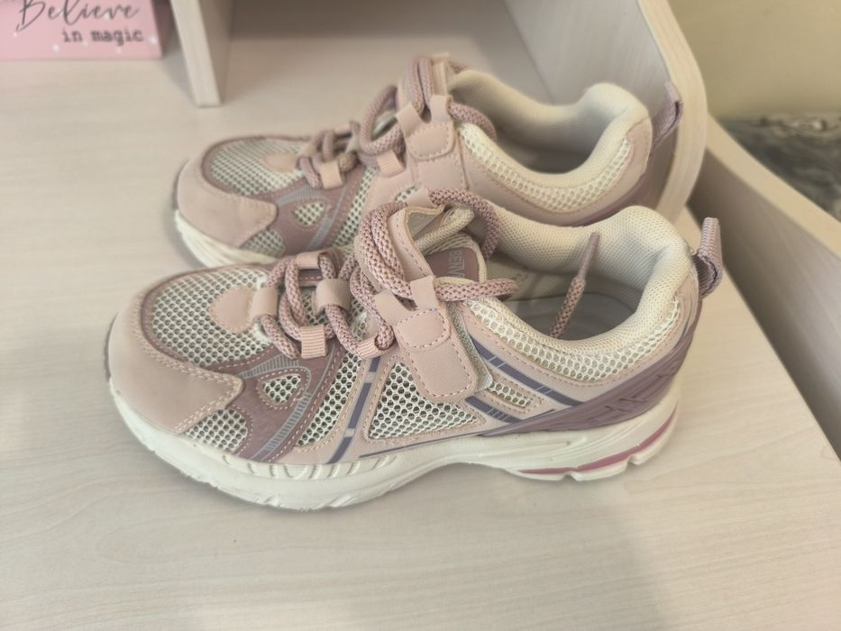 Adidași fete mărimea 31