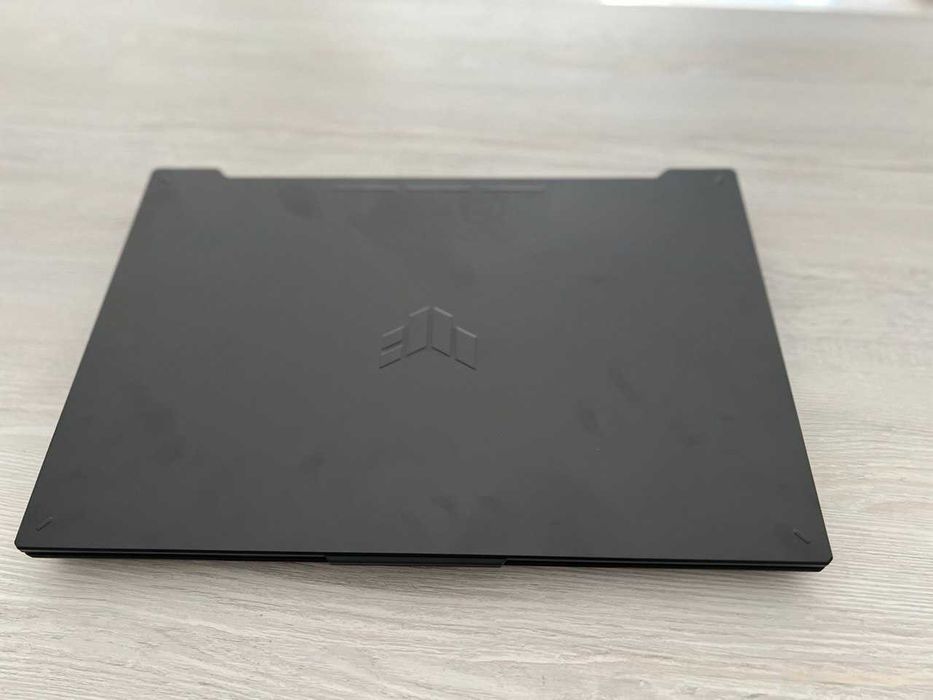 ASUS TUF Gaming F17 i7-13620H / RTX 4050 / 16GB DDR5 / 512GB SSD