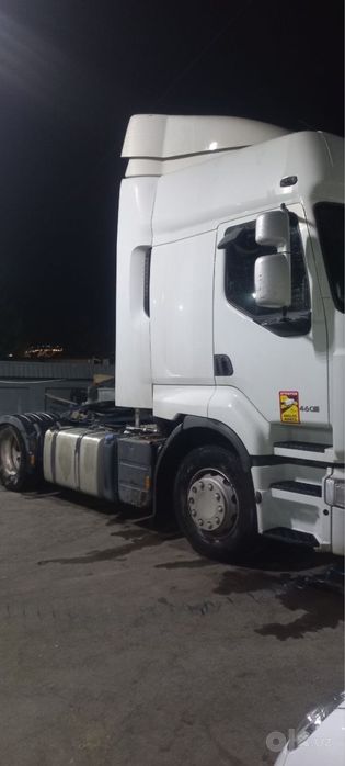 Тягач Renault  Premium  DXi460
