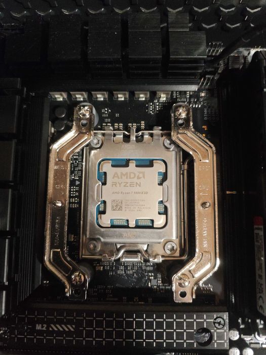 AMD Ryzen 7 9800X3D