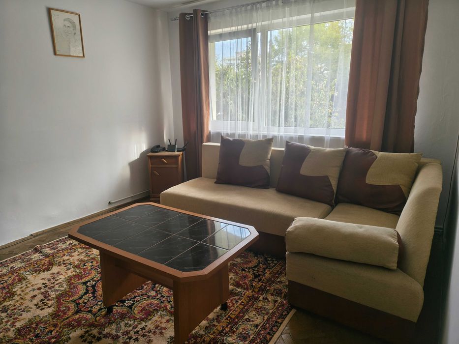 Închiriez apartament doua camere