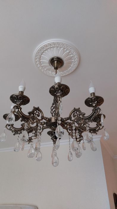 Продам люстра 8 рожков