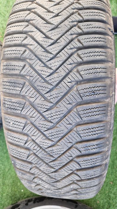 Set 4 jante aliaj+4 anvelope iarna Laufen 215/60/r16 99H