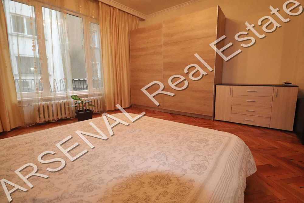 Дава се под наем Едностаен апартамент в София, Център - 58 кв.м за 450 € - Снимка #2