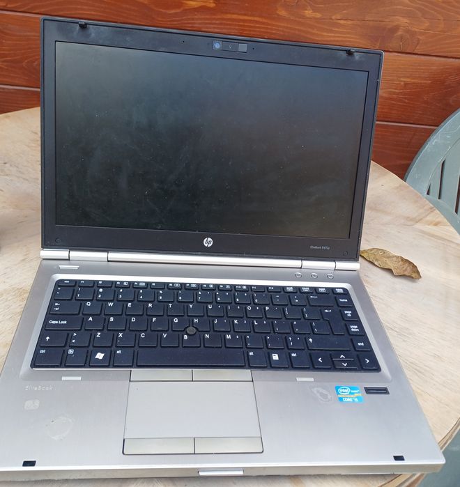 Vând HP EliteBook 8470p, laptop care nu mai funcționează, fiind potrivit pentru piese sau dezmembrare.