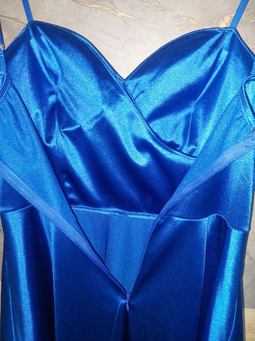 Нова сатенена рокля с етикет