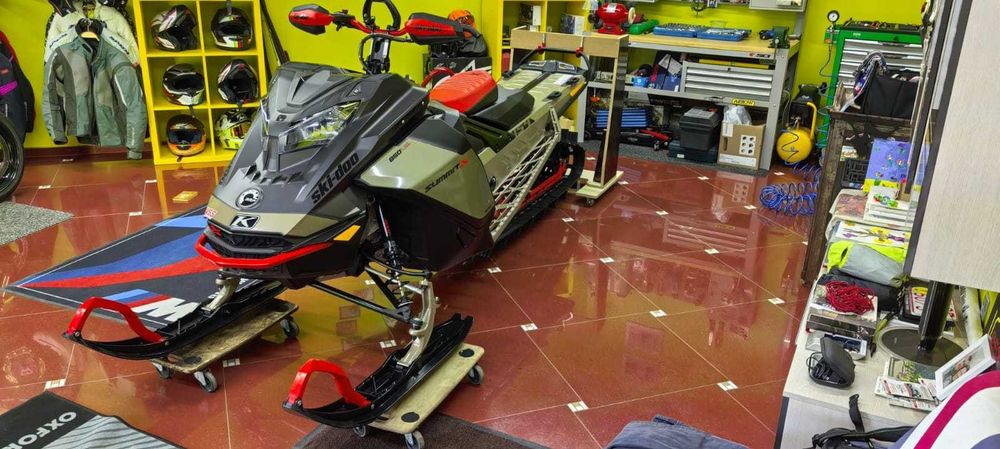 Snowmobil Ski Doo summit X 850 Turbo