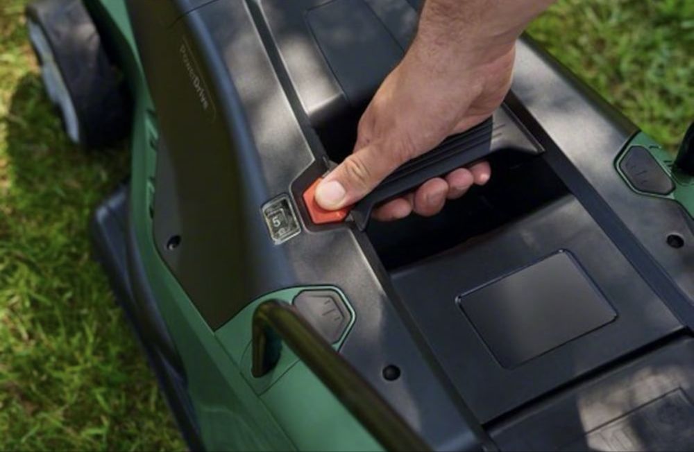 Masina tuns gazon/iarba electrica Bosch putere 1300W, 35cm