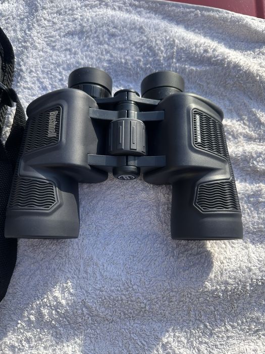Binoclu Bushnell 12x42 Waterproof cu husă – stare foarte bună
