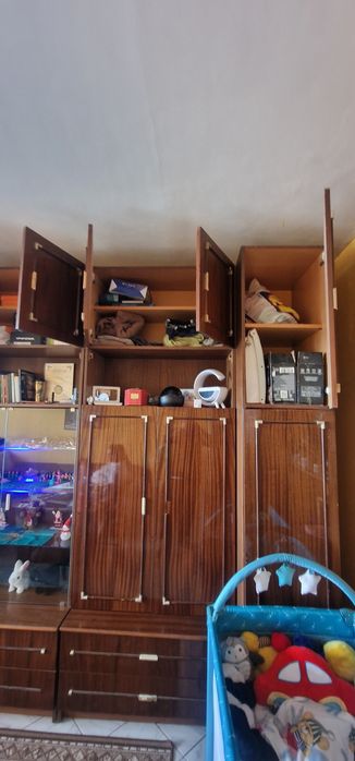 Продавам Ретро Секция