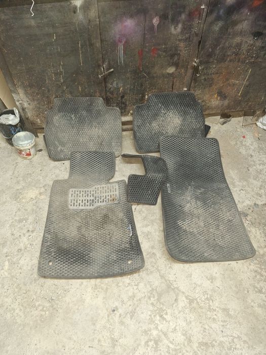 Продам автоковрики