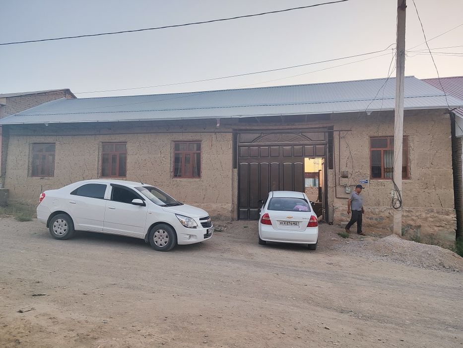 Дустлик Фарход савхозда 6 сутих ховли сотилади 5 хонали