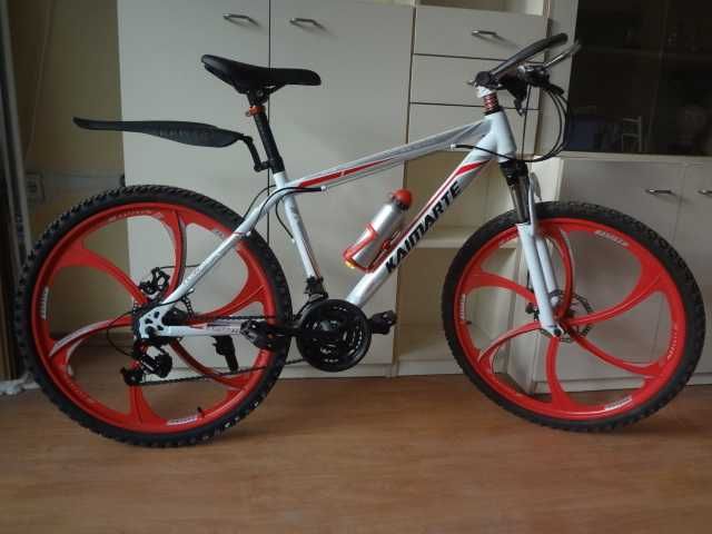 Спортен велосипед с ляти капли