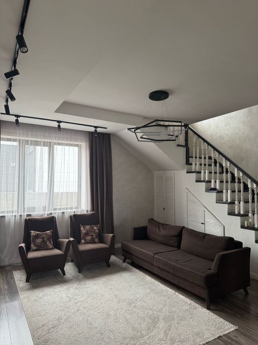 Диван с креслами