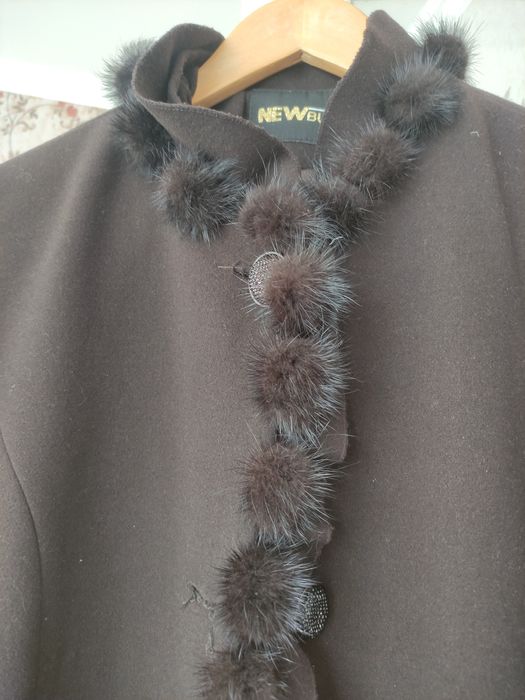 Продам пальто для женщины