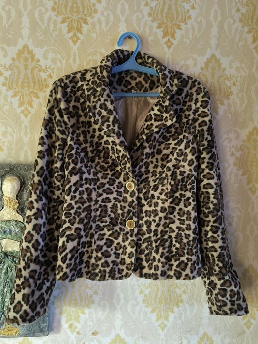 Пиджак и юбка в продаже