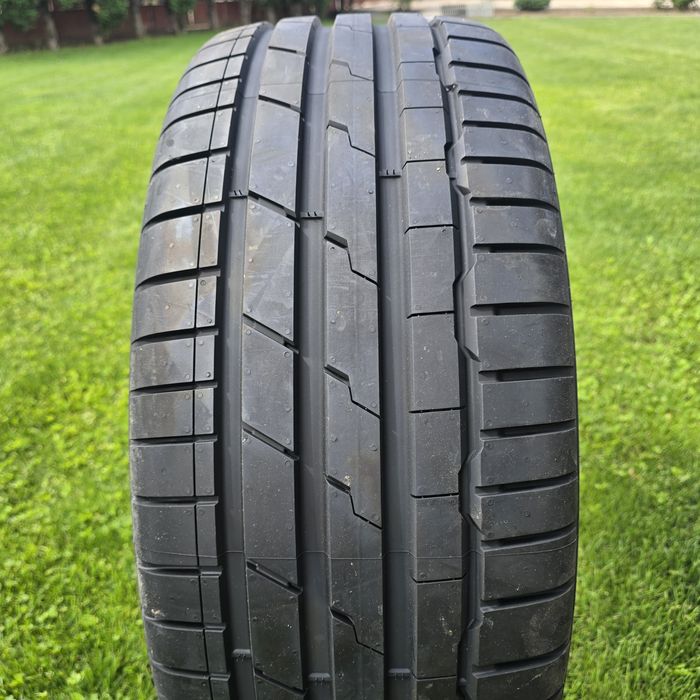 Cauciucuri vară Hankook 245/ 45 / ZR 19