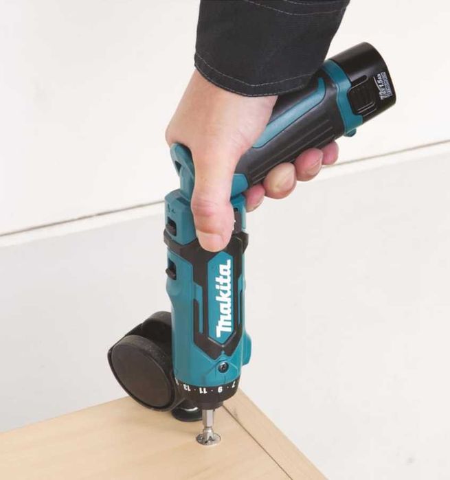 Акумулаторна отвертка Makita DF012DSE