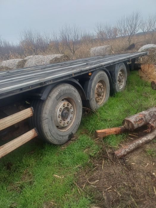 Vând platformă pentru baloti