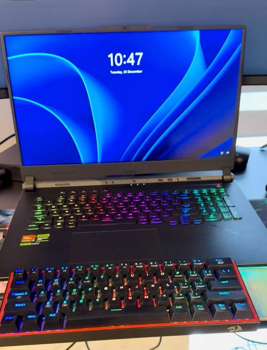 Laptop Gaming ASUS ROG STRIX SCAR 17 NVIDIA RTX 4090 16 gb / 32 gb RAM