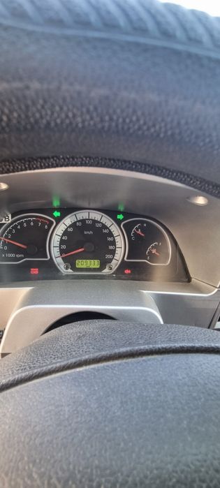 Nexia 2 sotiladi 1.6