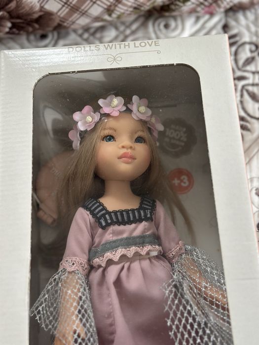 Чисто нова дизайнерска кукла Reina