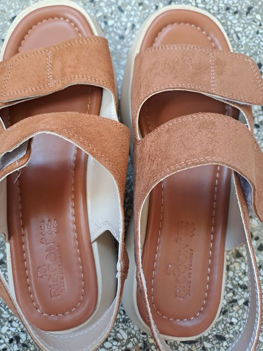 Велурени сандали Riccon