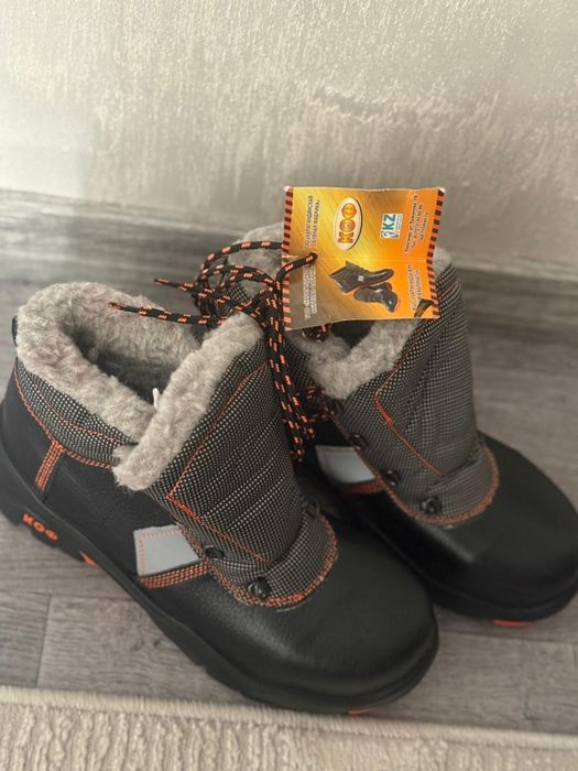 Продам спец обувь 41 размер