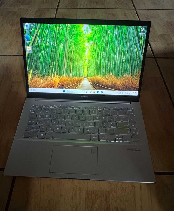 Laptop Asus Vivobook i5