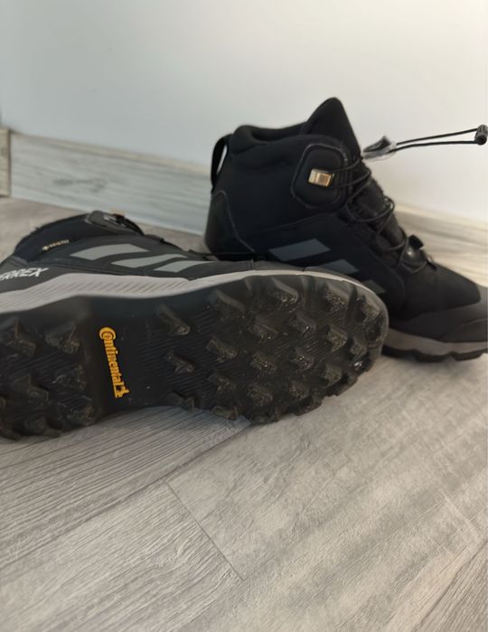 Adidas Terrex Continental 33