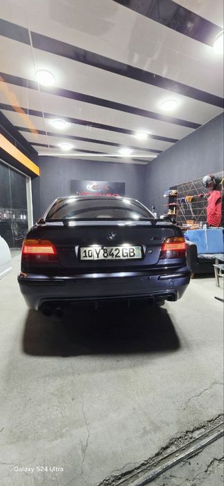 BMW e39 в отличном состоянии.