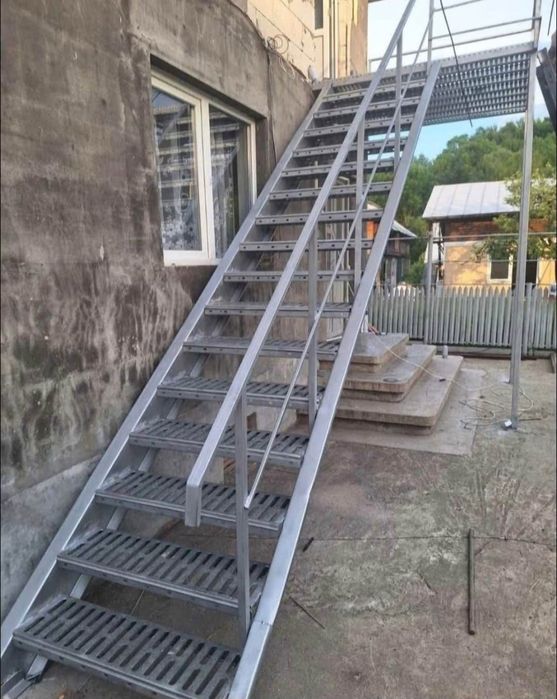 Scara zincate pentru la comanda