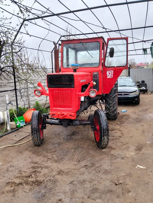 Vând Tractor U650