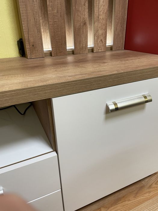 Модерна секция   Мдф   С  панел и осветление