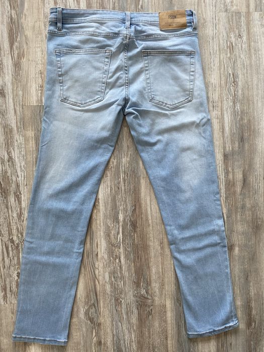 Дънки Slim Fit - класически стил