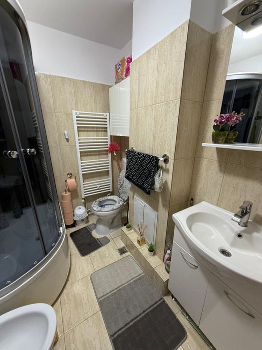 Vând apartament cu 3 camere cartierul Păcii, etajul 1