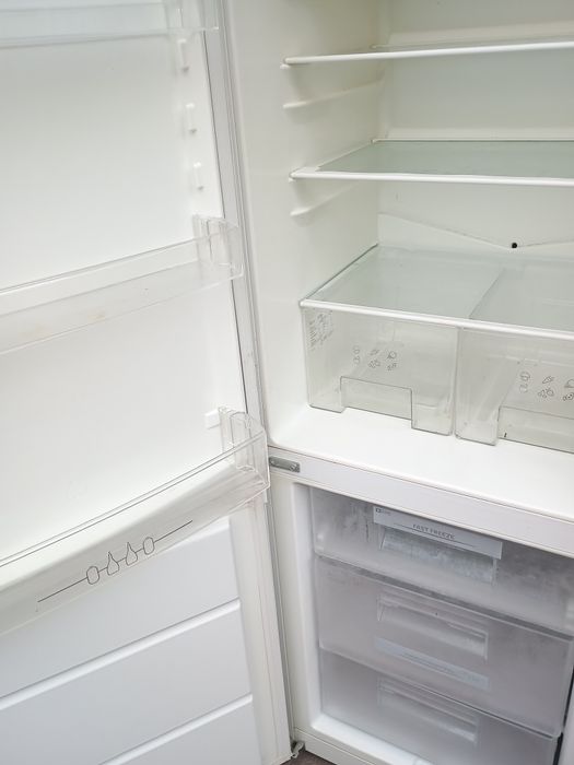 Frigider tip combină frigorifică Zanussi 177/244