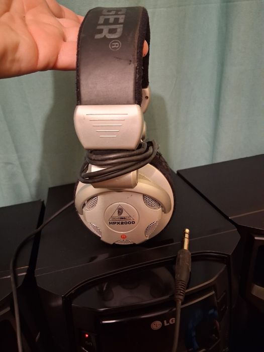 Casti de DJ:  Behringer hpx 2000  , over-ear , inalta dinamica sonora