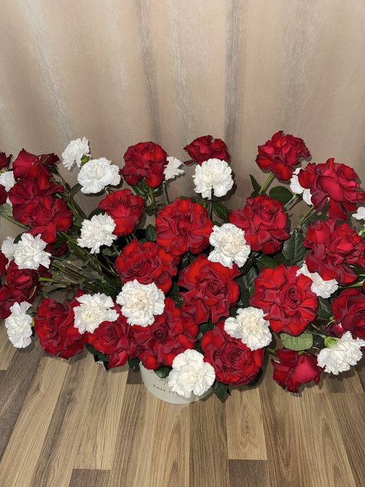 цветы букет розы в коробке