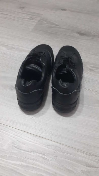 Bocanci , marimea 37, pret 70 lei