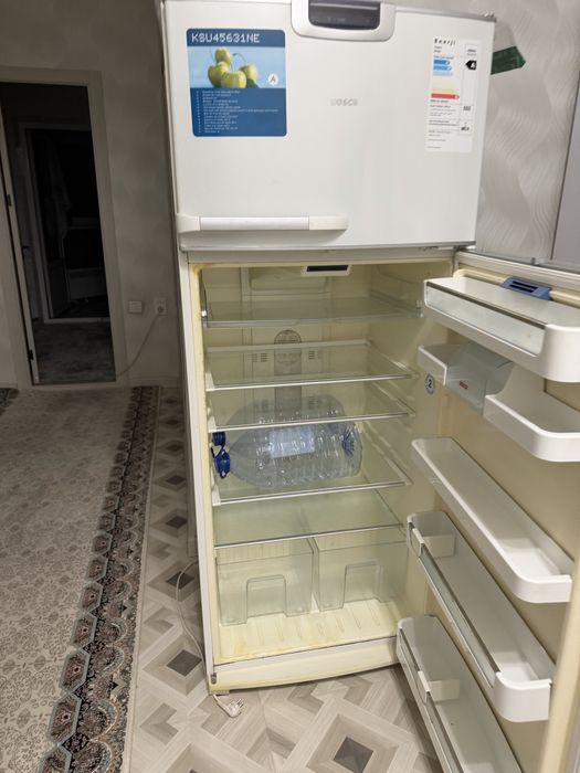 Холодильник сотилади